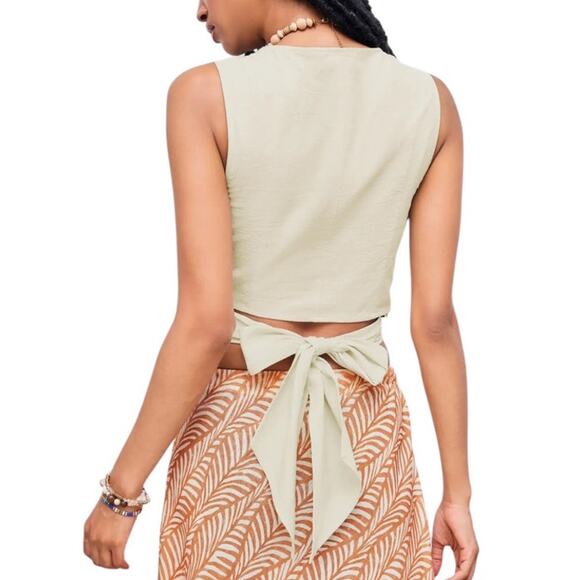 Micas Women's Beige XLarge Round Neckline Knotted Solid Tank Crop Top - Picture 2 of 6